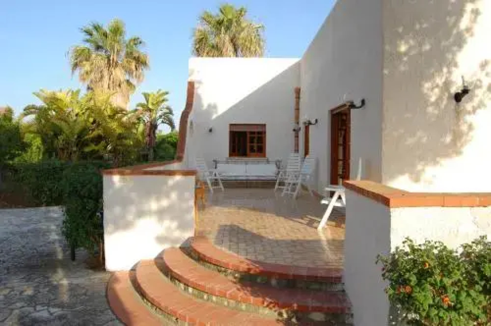 Airport Villa Mary