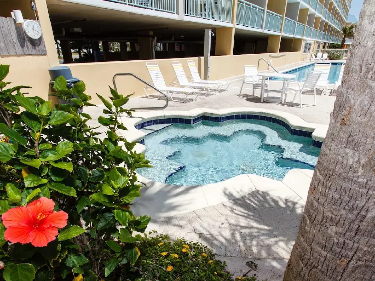 Pelican Isle 502 by RedAwning