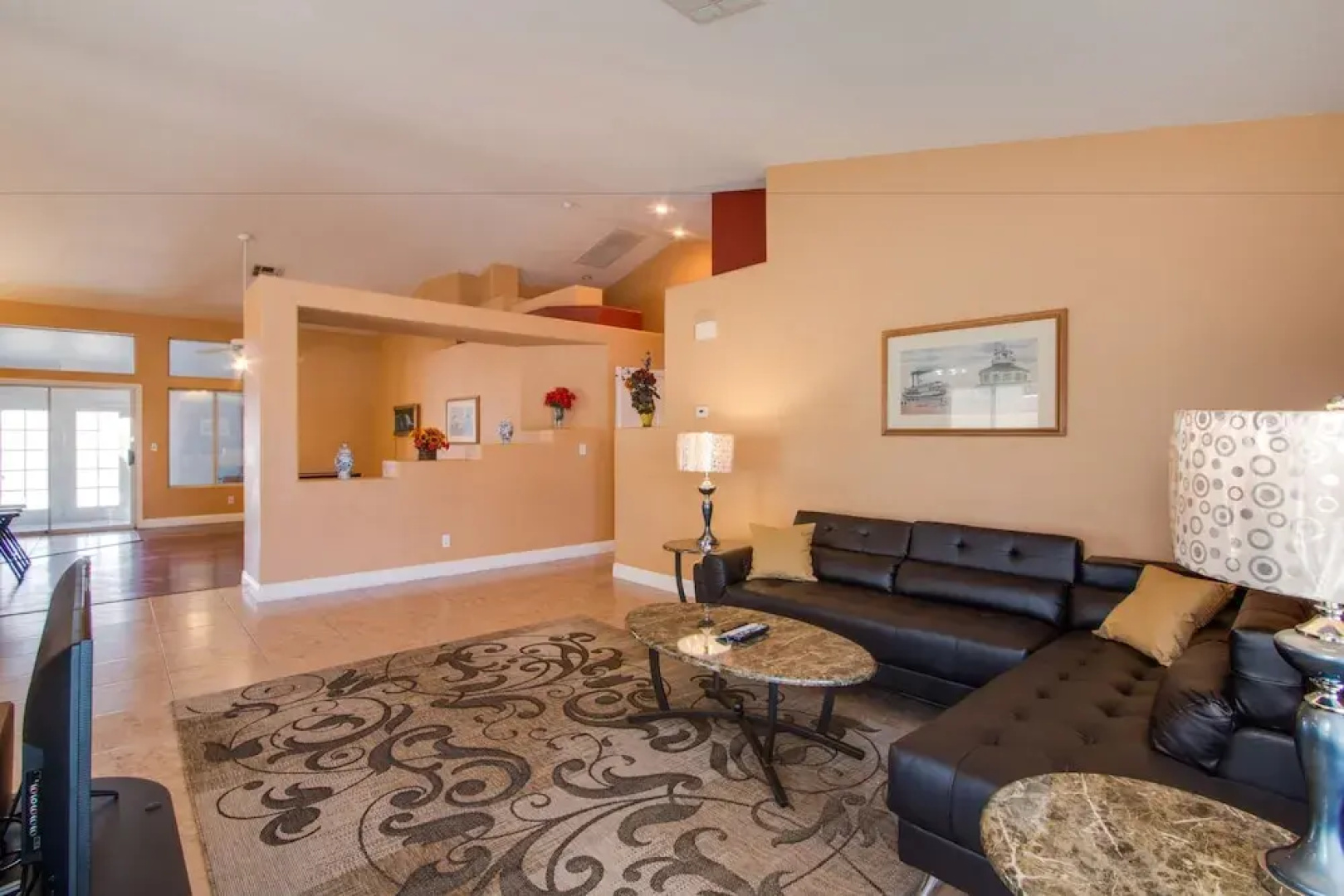 Beautiful Spacious House very Nice area