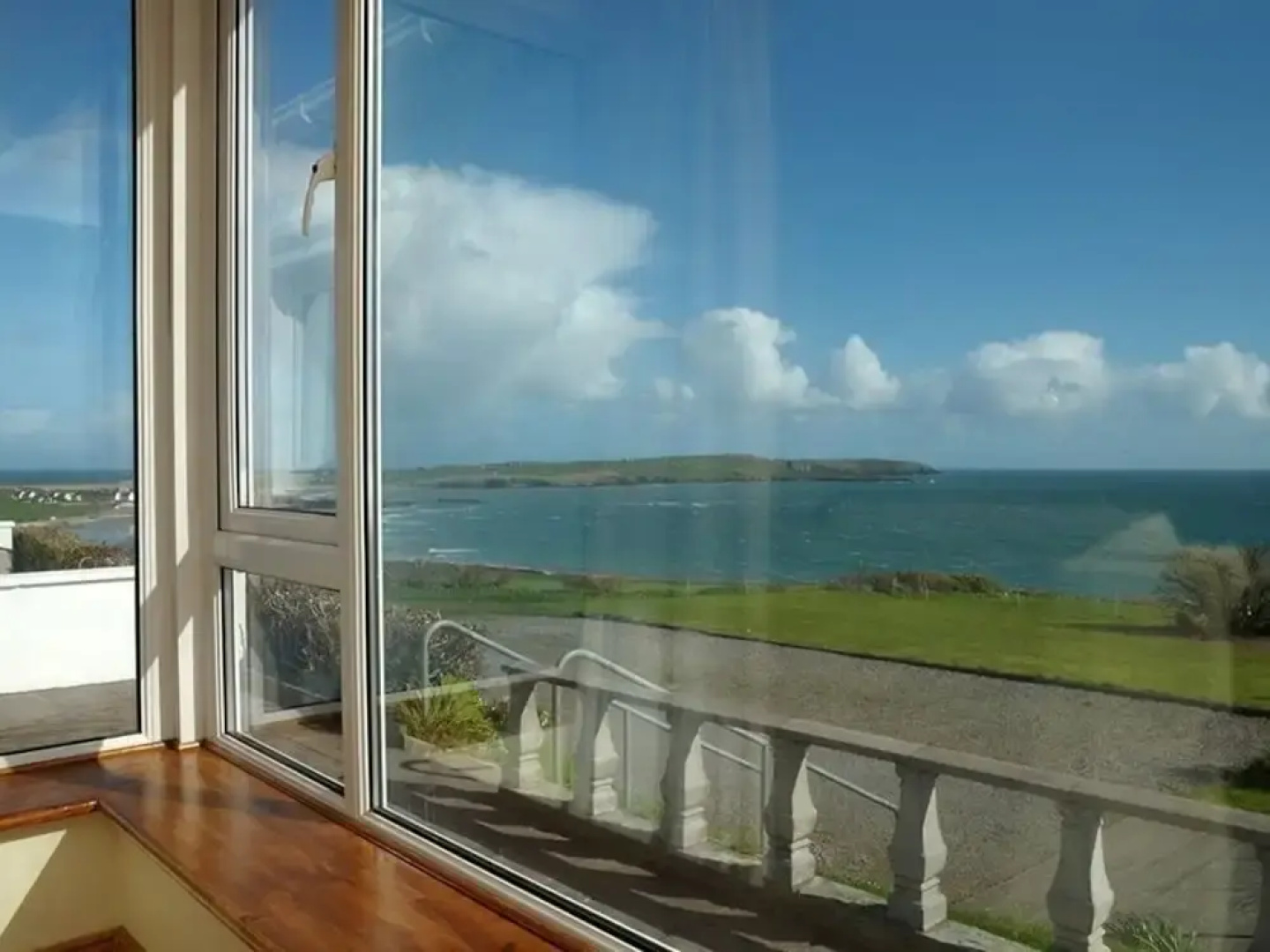 White Wave Cottages