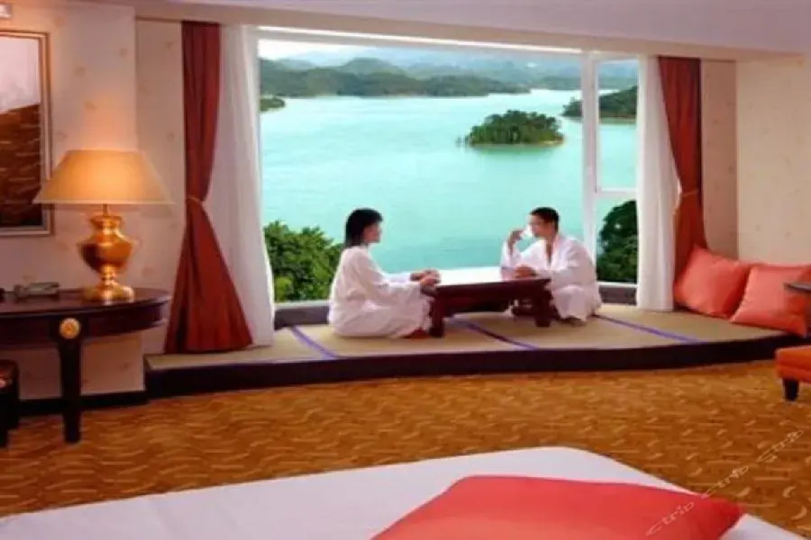 Scenic Holiday Hotel