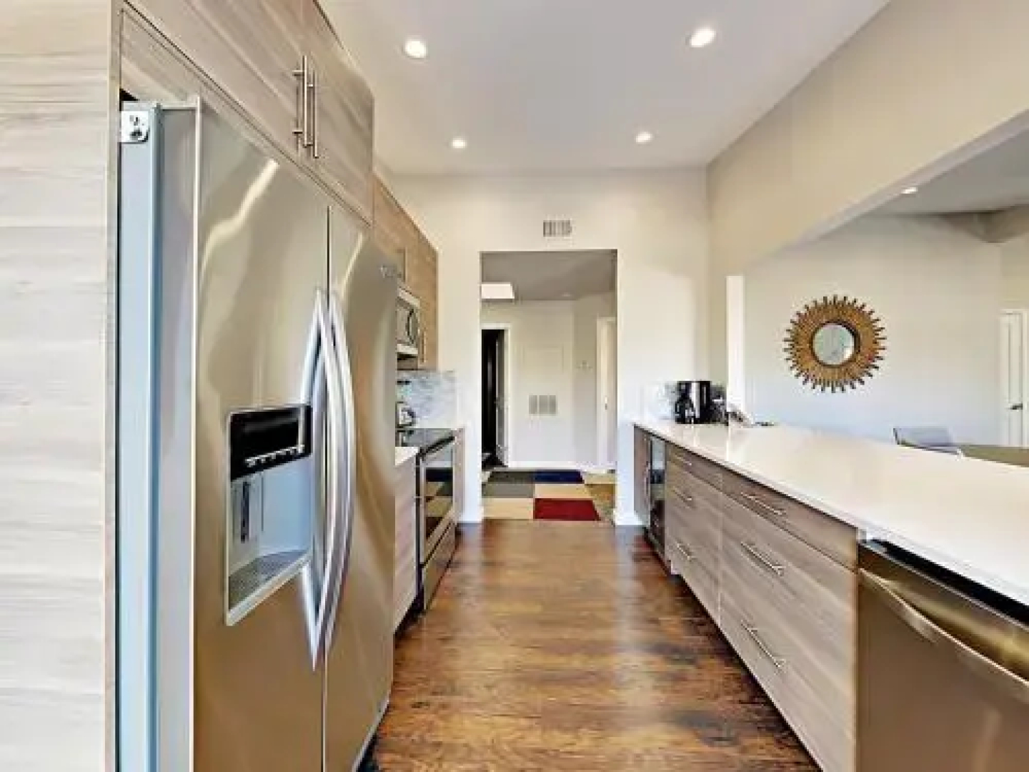 72 Corniche Condo #F - 2 Br condo by RedAwning