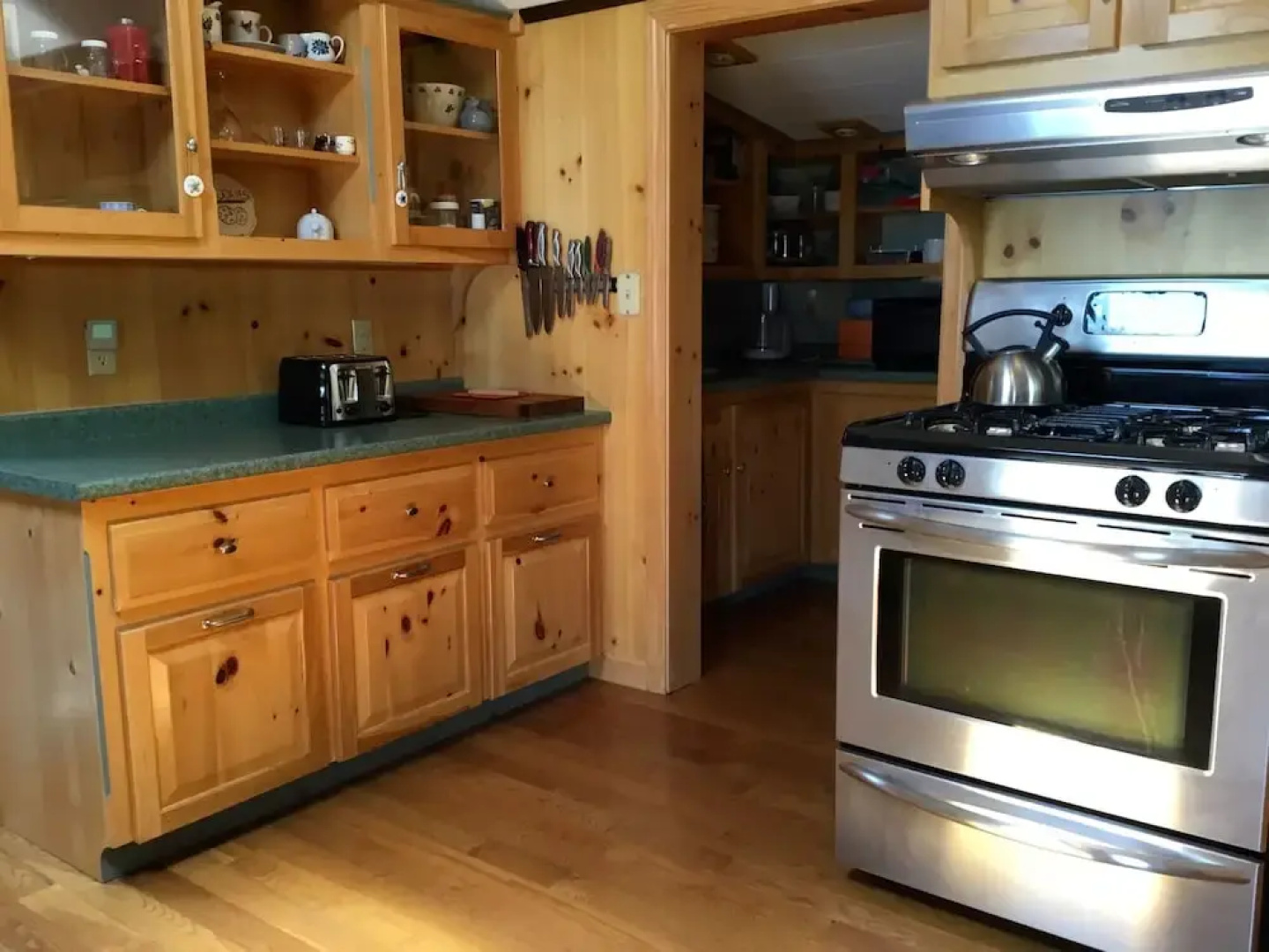 Picturesque Island Cottage 2 Bedrooms 2 Bathrooms Home