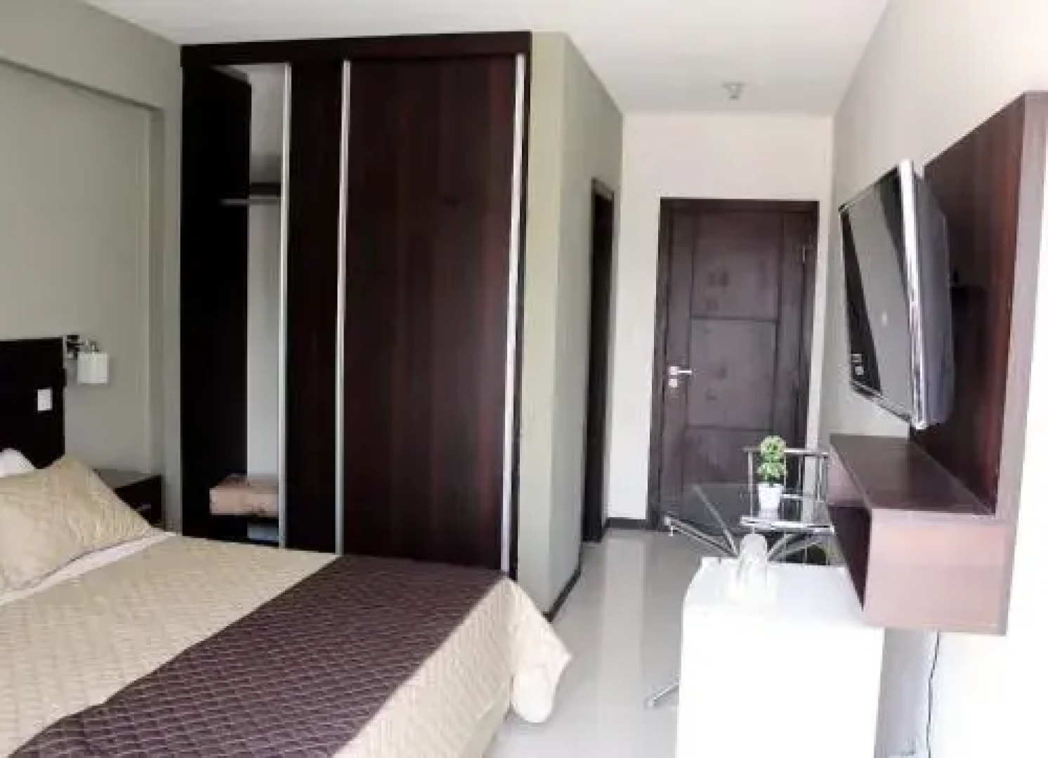 Hotel BV