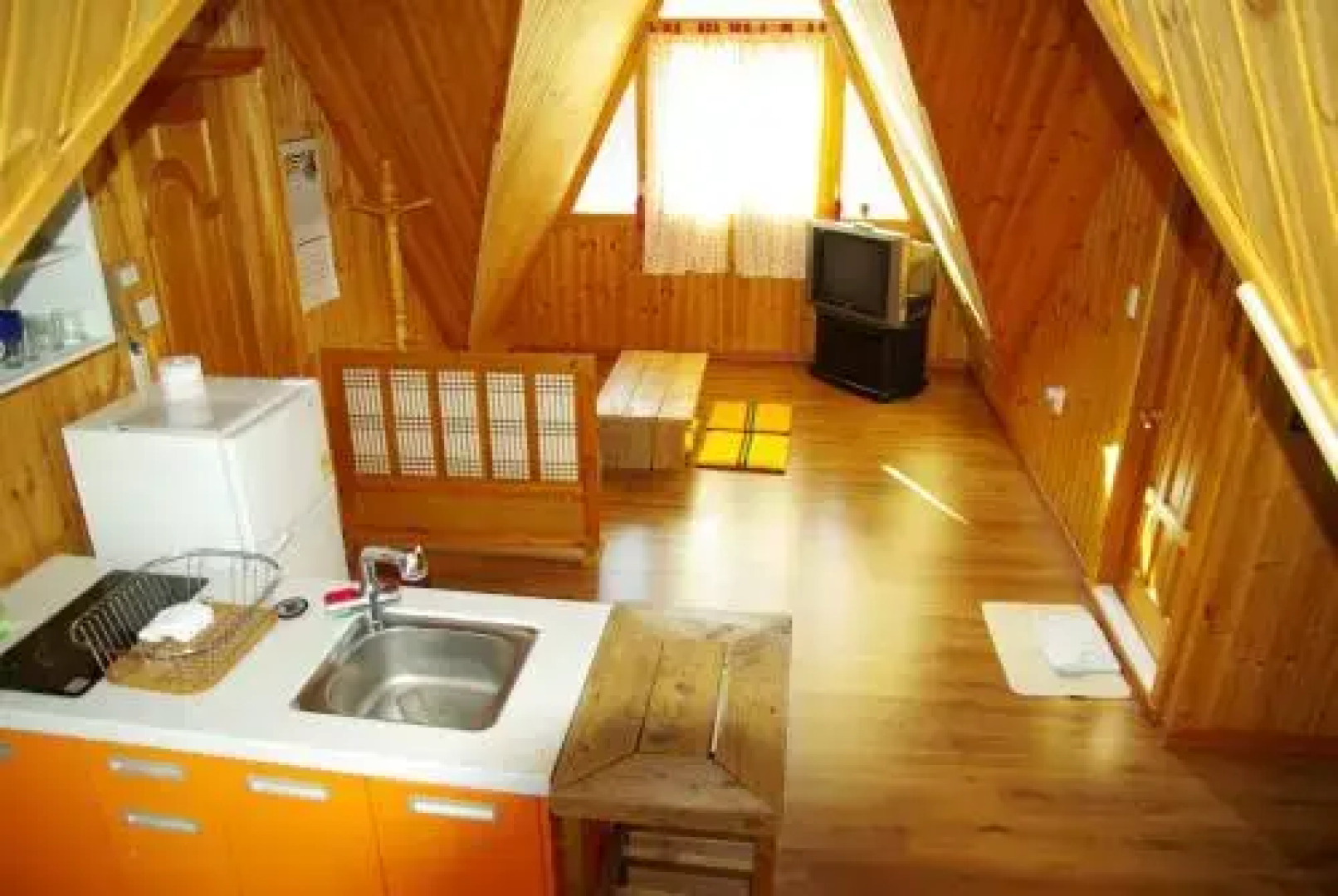 Liun Cabin