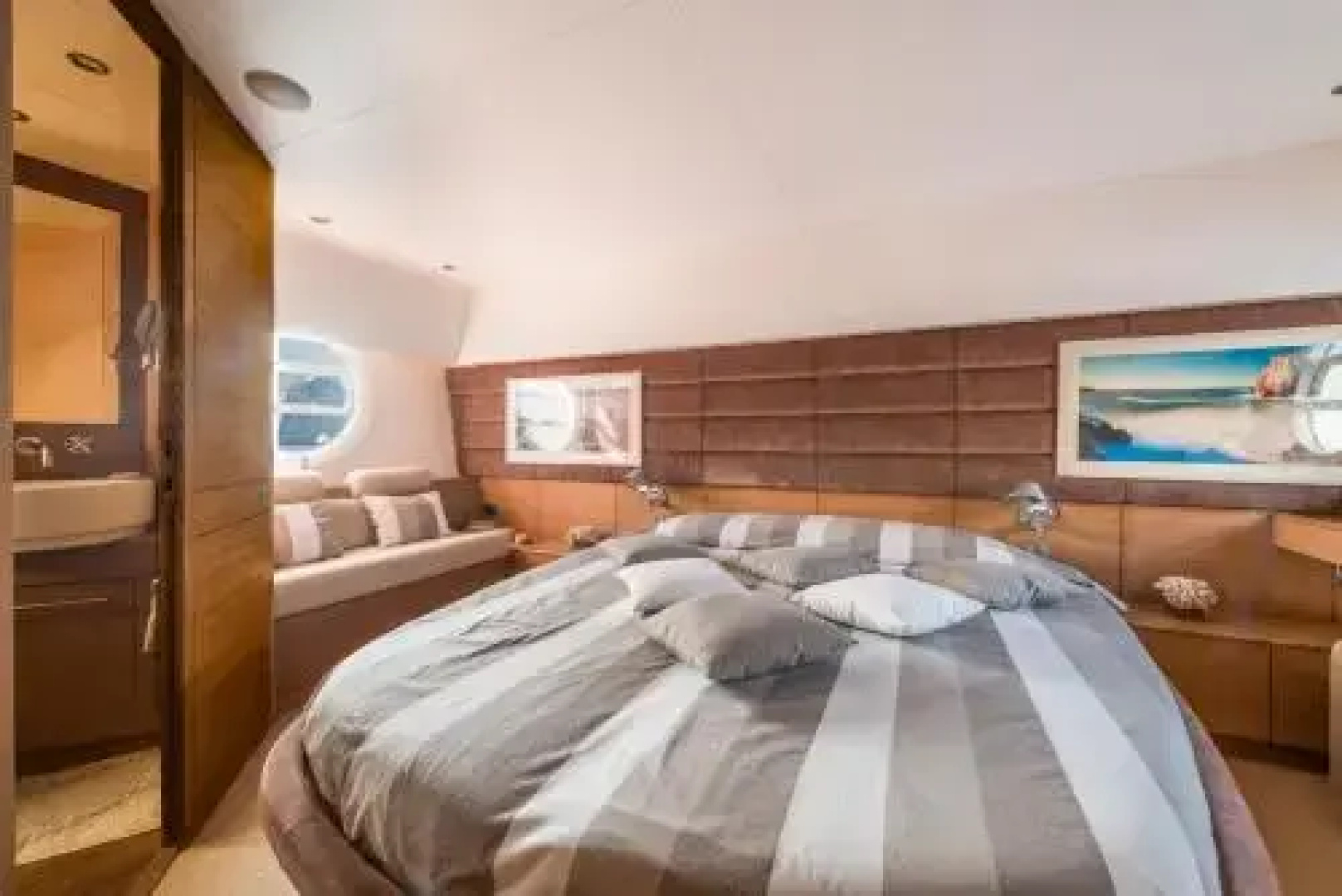 Capasecca Luxury Yacht