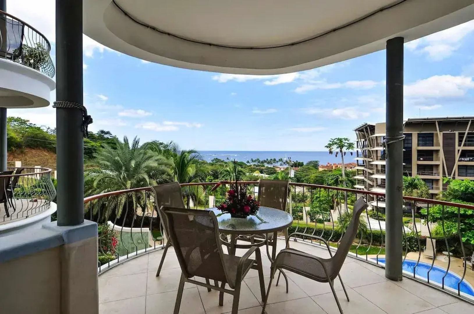 2BR Condo up in the hills of Tamarindo by RedAwning