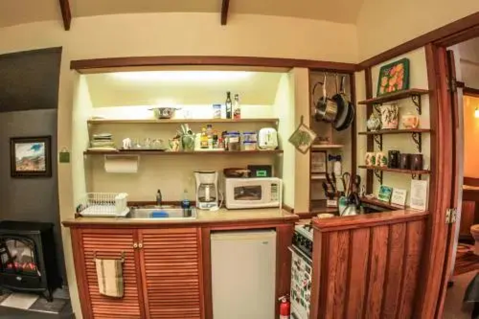 Ferny Hollow: Romantic Rainforest Cottage
