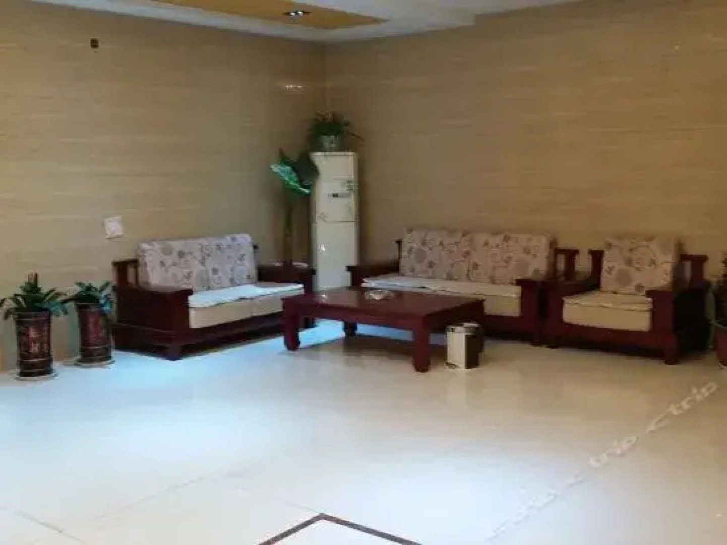 Zhijia Express Hotel