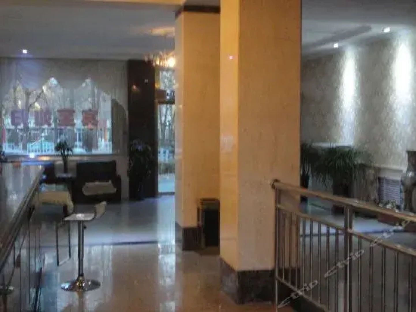 Golmud Caiyuan Hotel