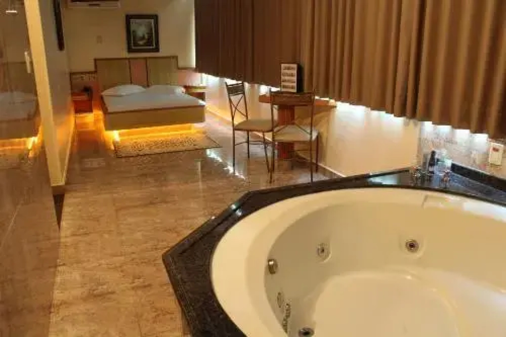 Xenon Motel (Только для взрослых)