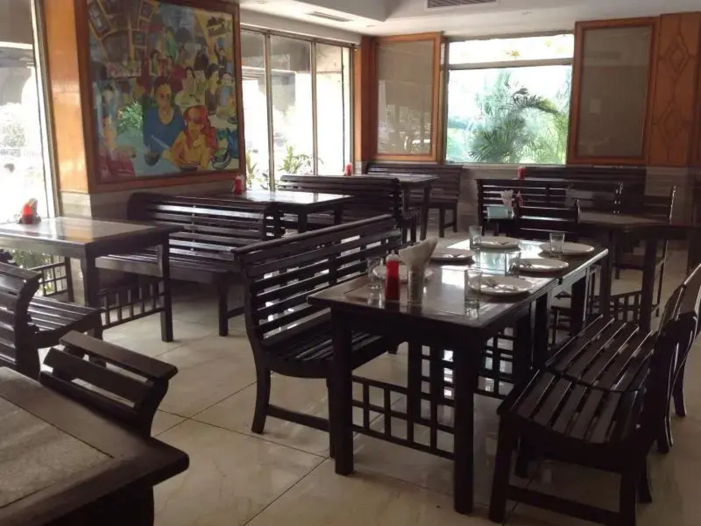 OYO 4064 Maharaja Hotel