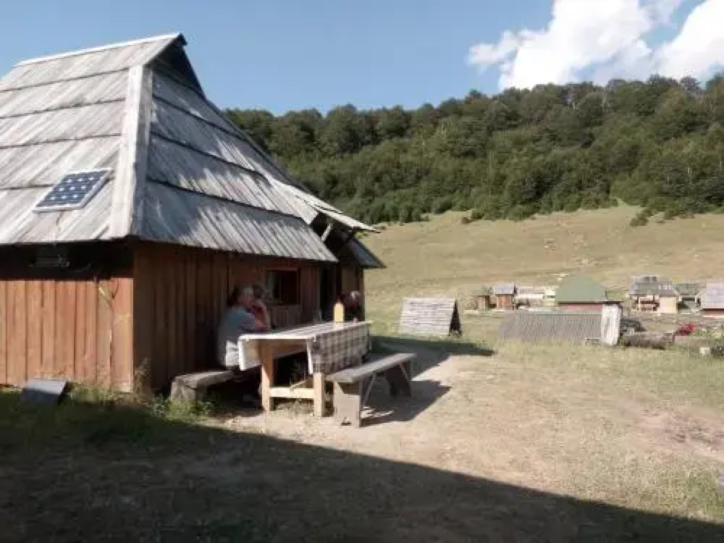 Eco Village Goles