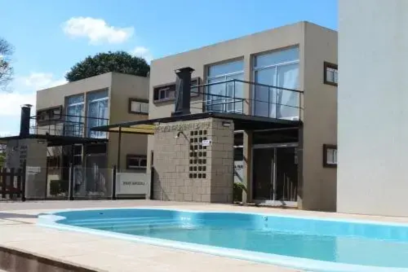 Laguna Park Duplex & Suites