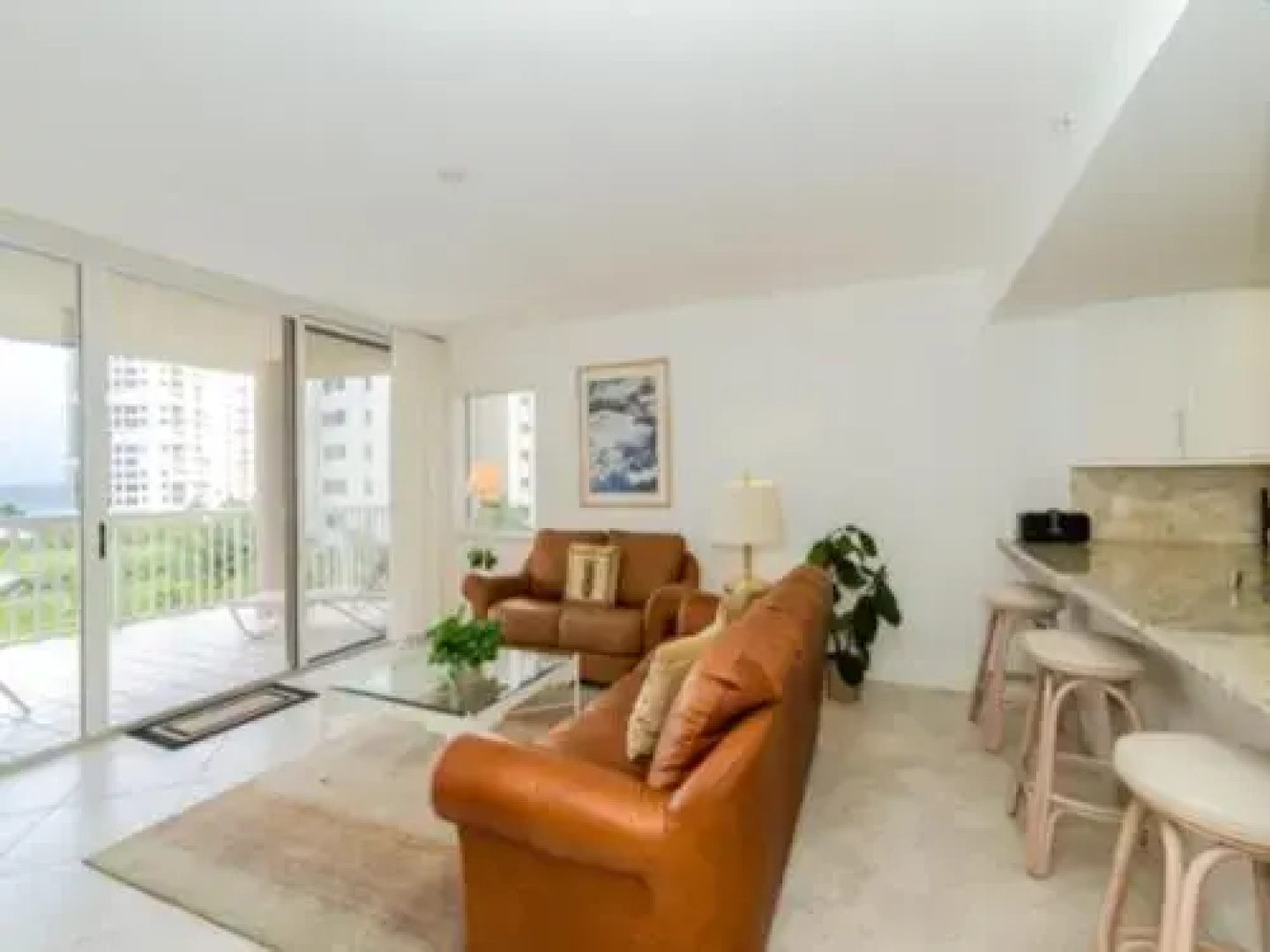 Luxurious Beachfront Condo in Prime Location with Pool and Hot Tub by RedAwning, Naples