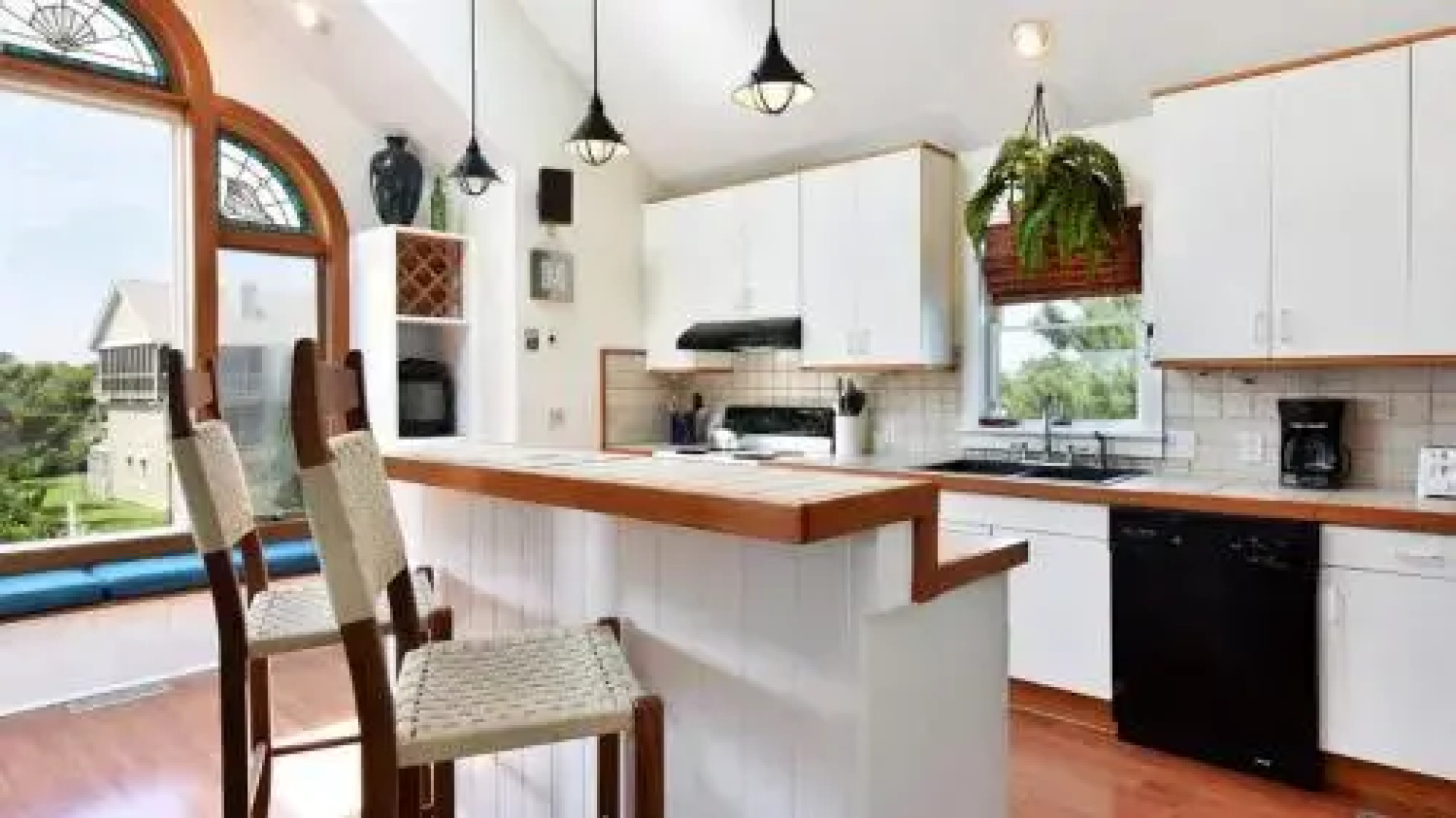 Bayley's Light - 5 Br Home