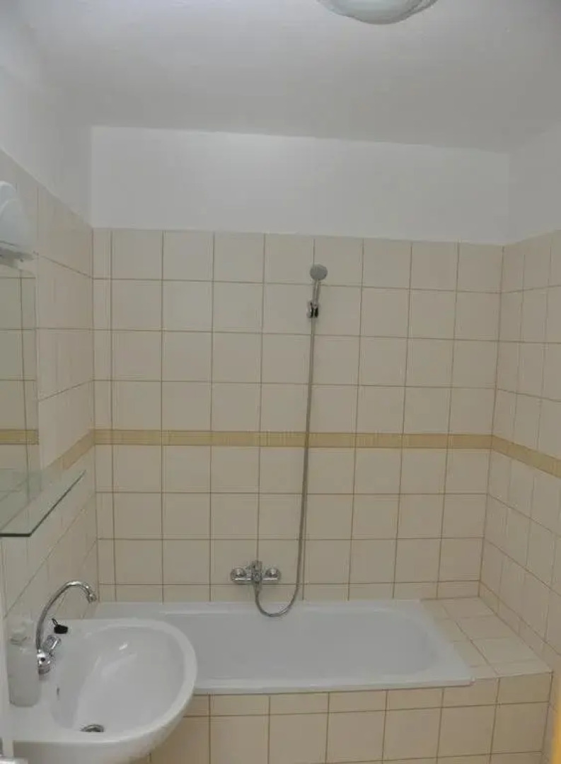 Sarok Apartmanhz Szekszrd
