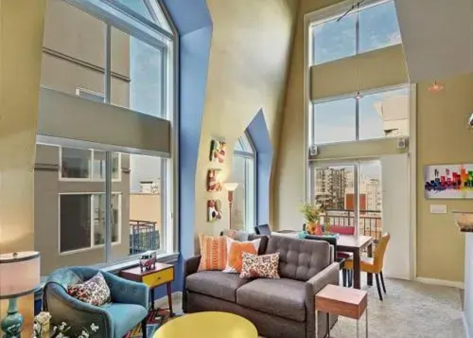 Belltown Court Sunset Suite