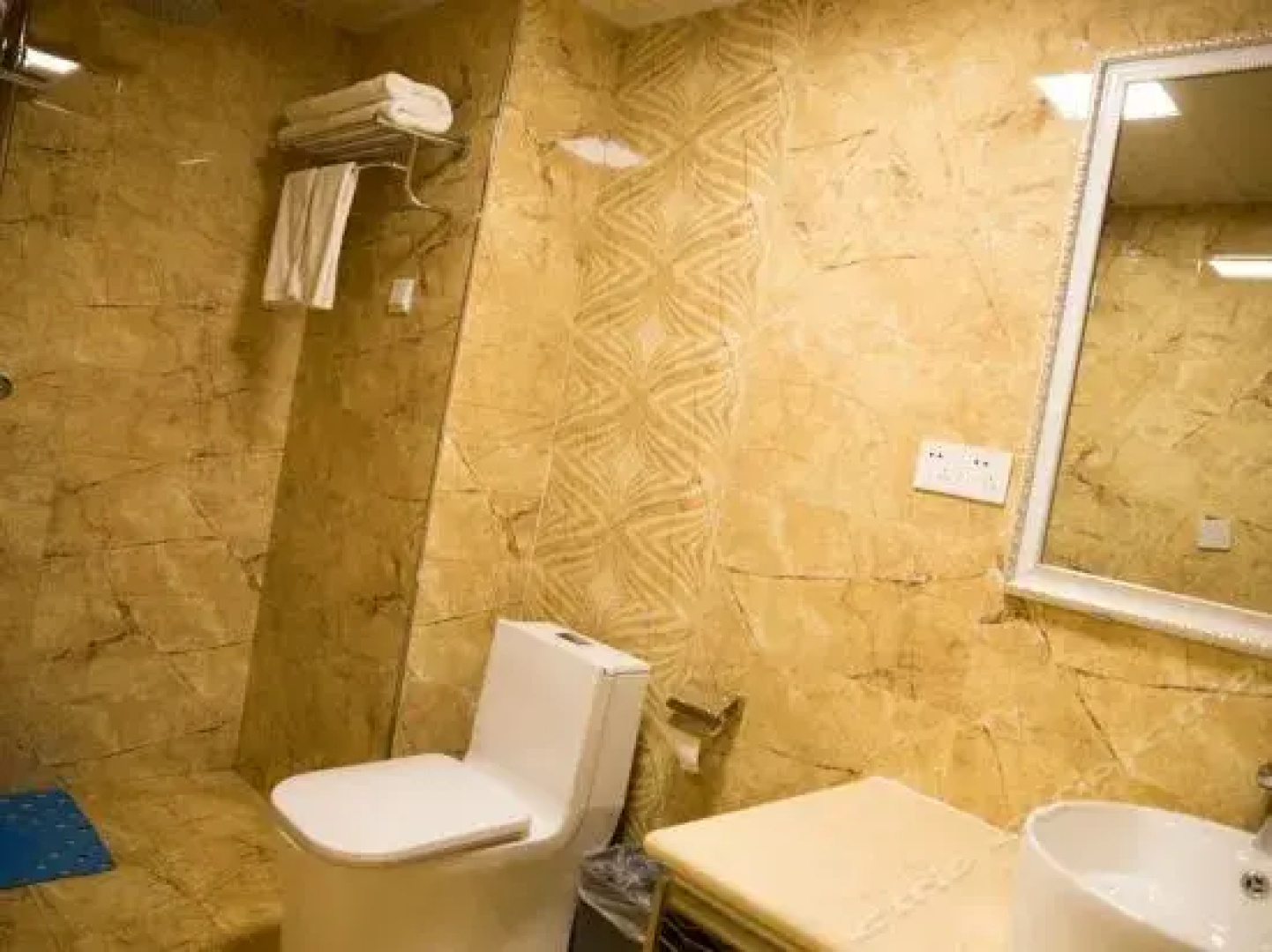 Wan Tong Yuan Hotel