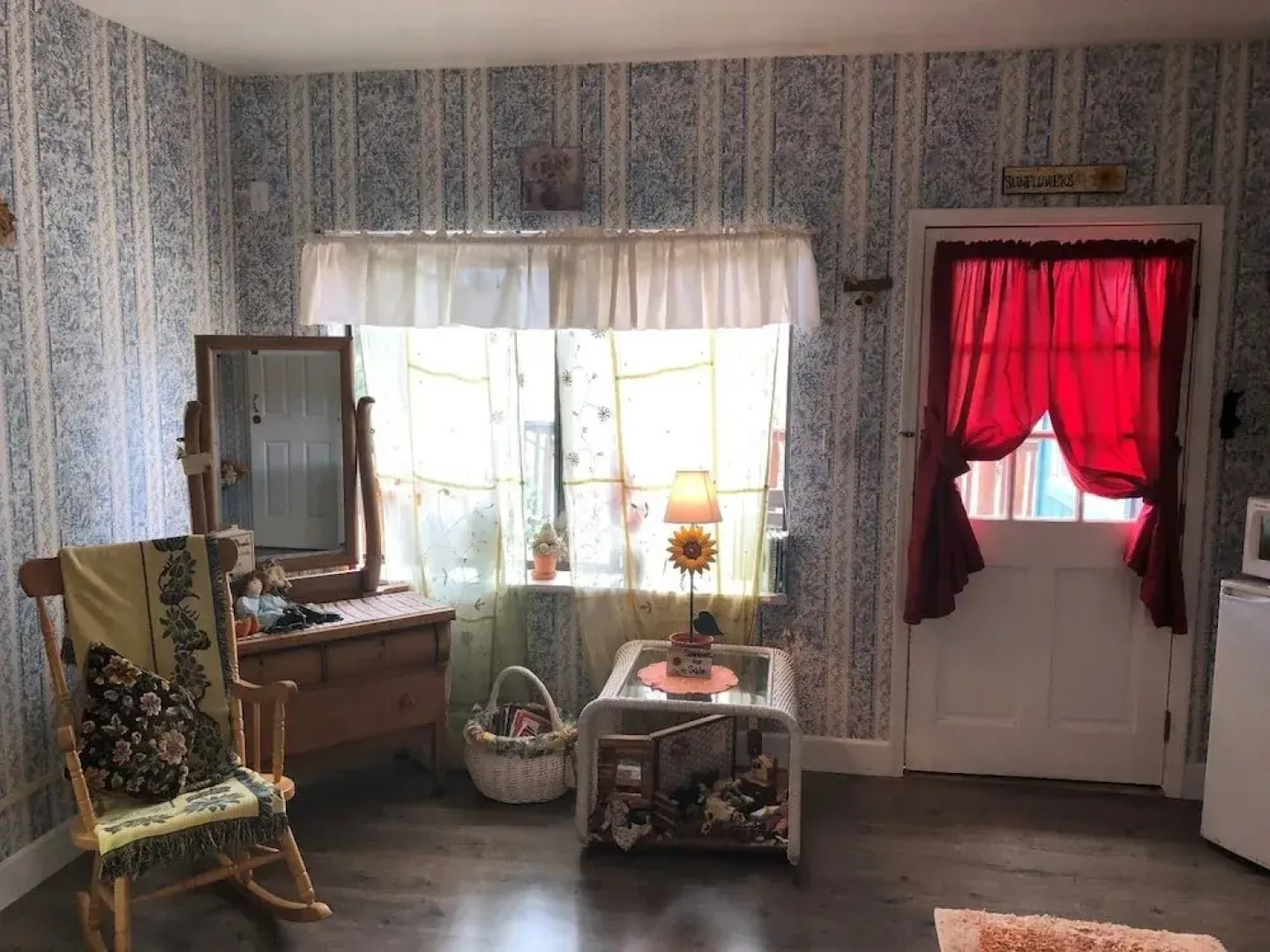 Sunflower Room