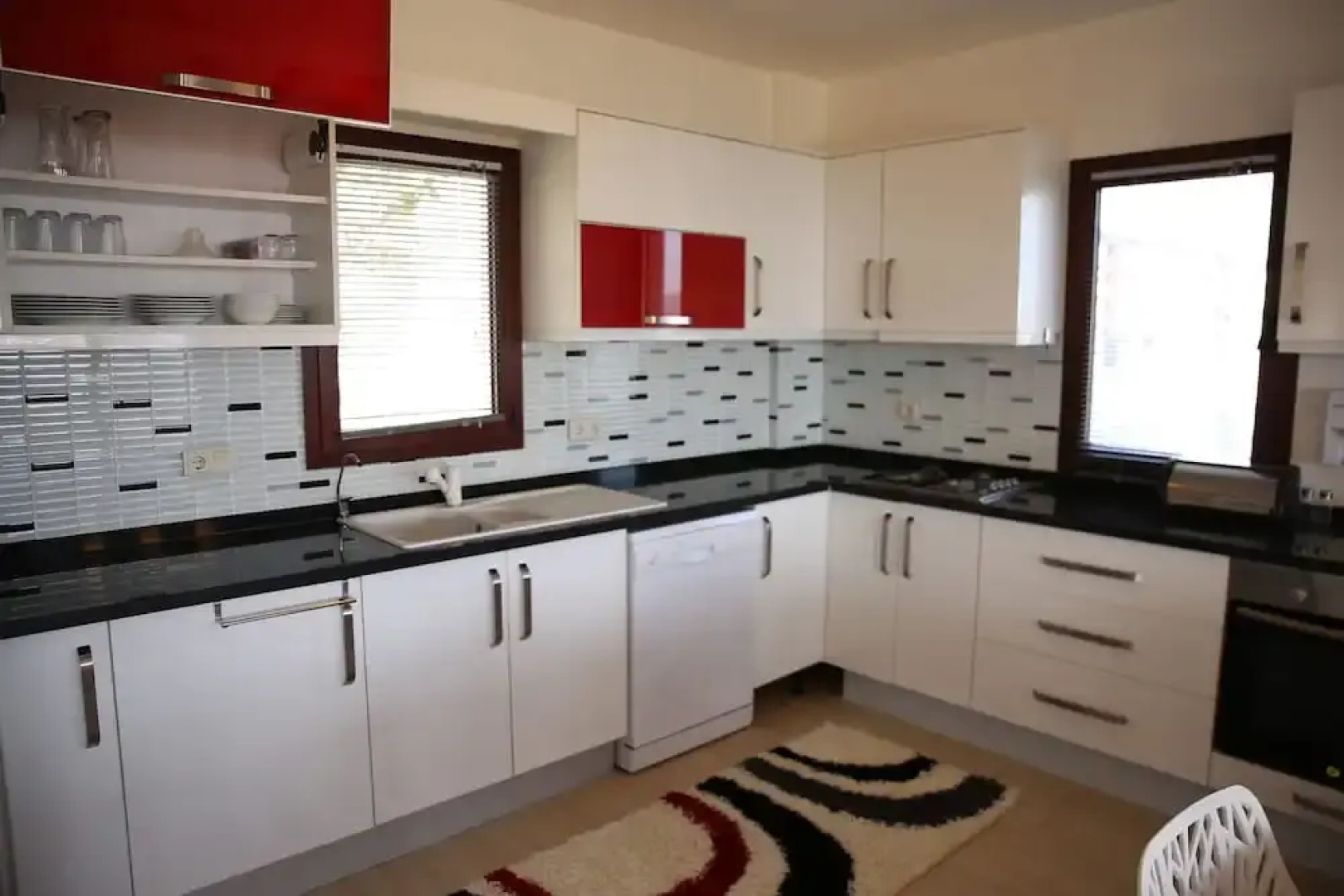 Important Group Villa Royal