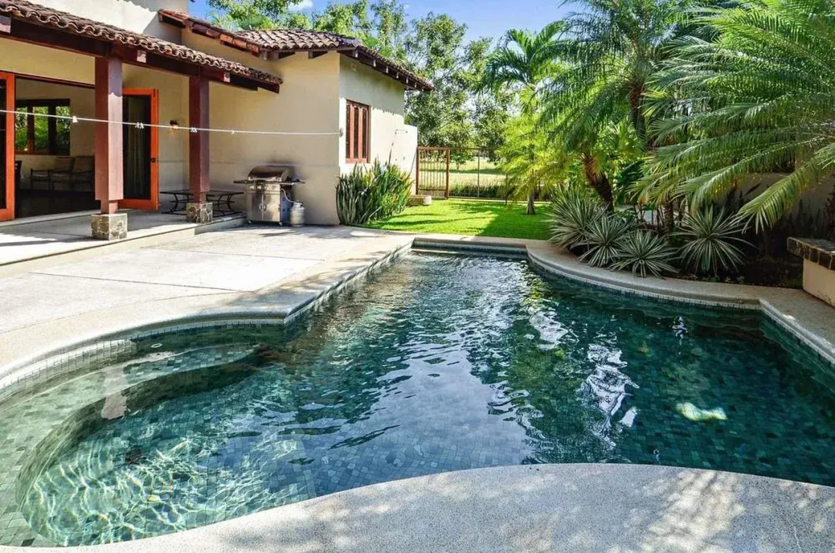 Casa Oasis Close to Beach Golf, Surf and More by RedAwning