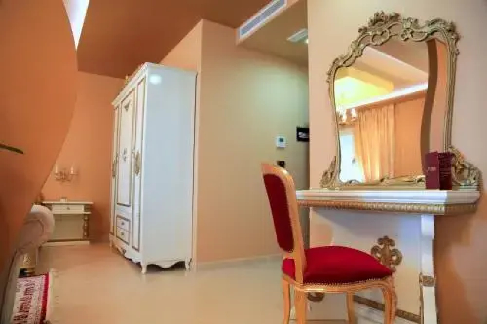 Nomelia Residence Hotel