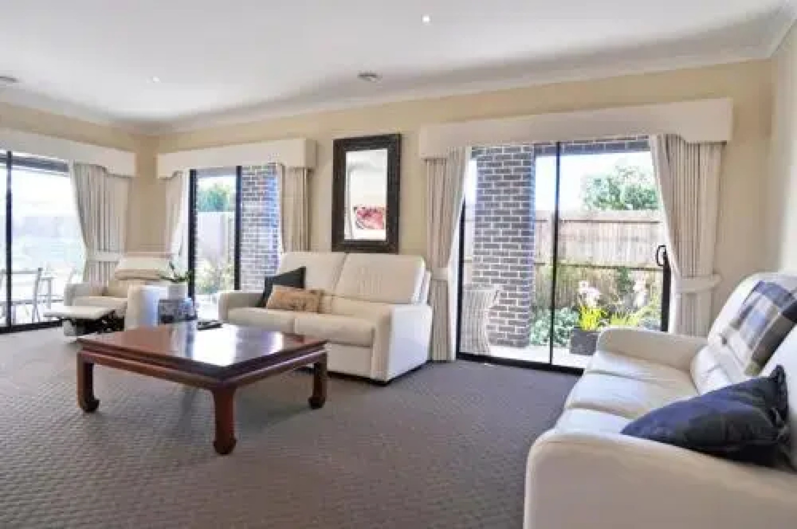 Poolside Oasis - Free Wifi