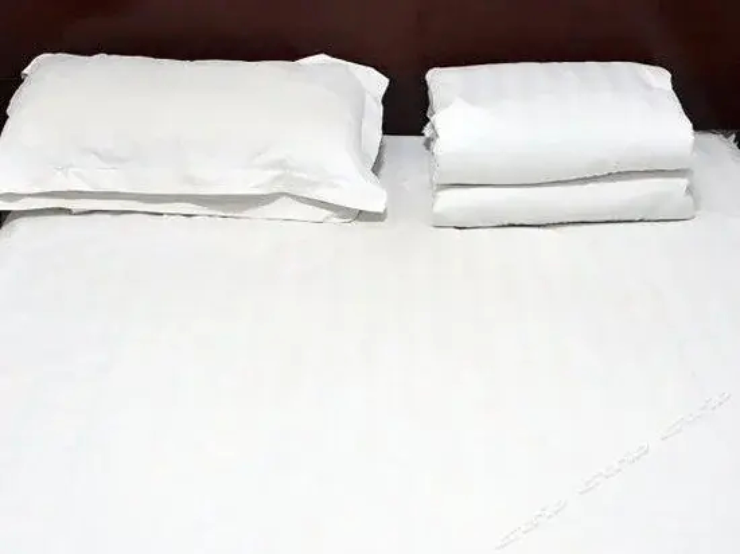 Sihong Futai Business Inn