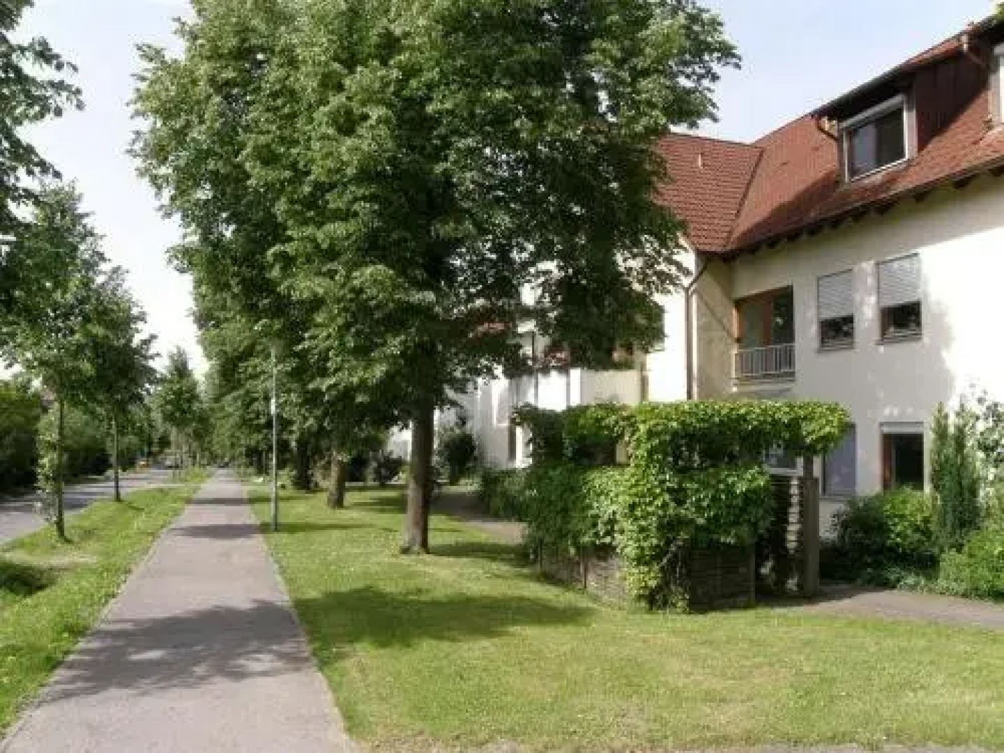 Das Schneckenhaus - Ferienwohnung mit Pool & Seeblick