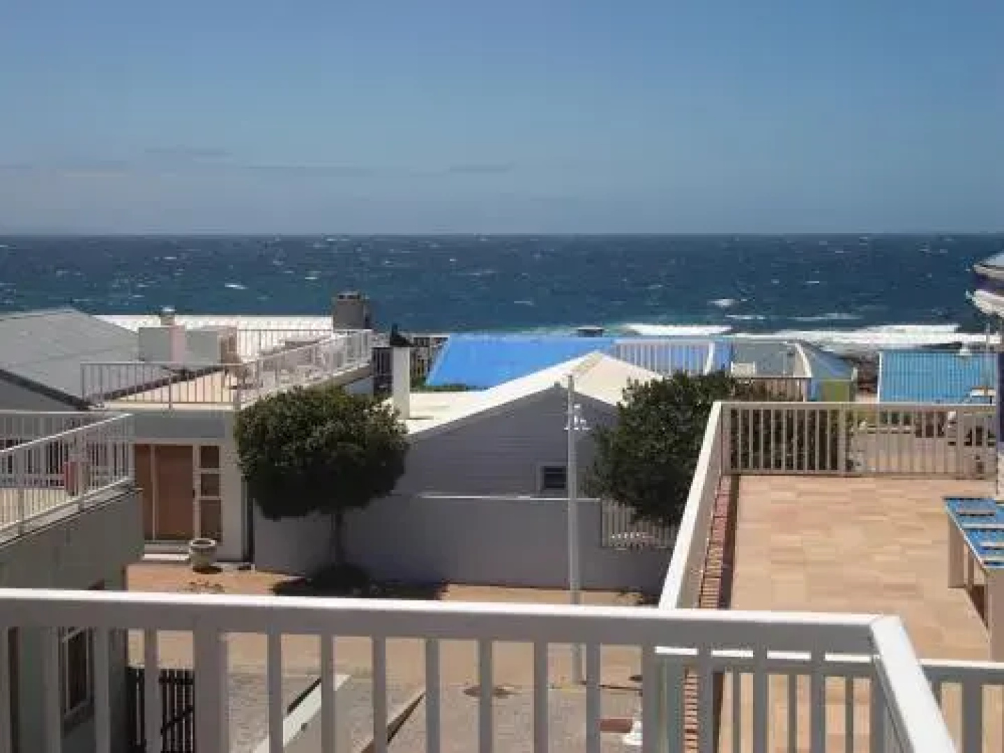 1 Point Village Guesthouse & Holiday Cottages