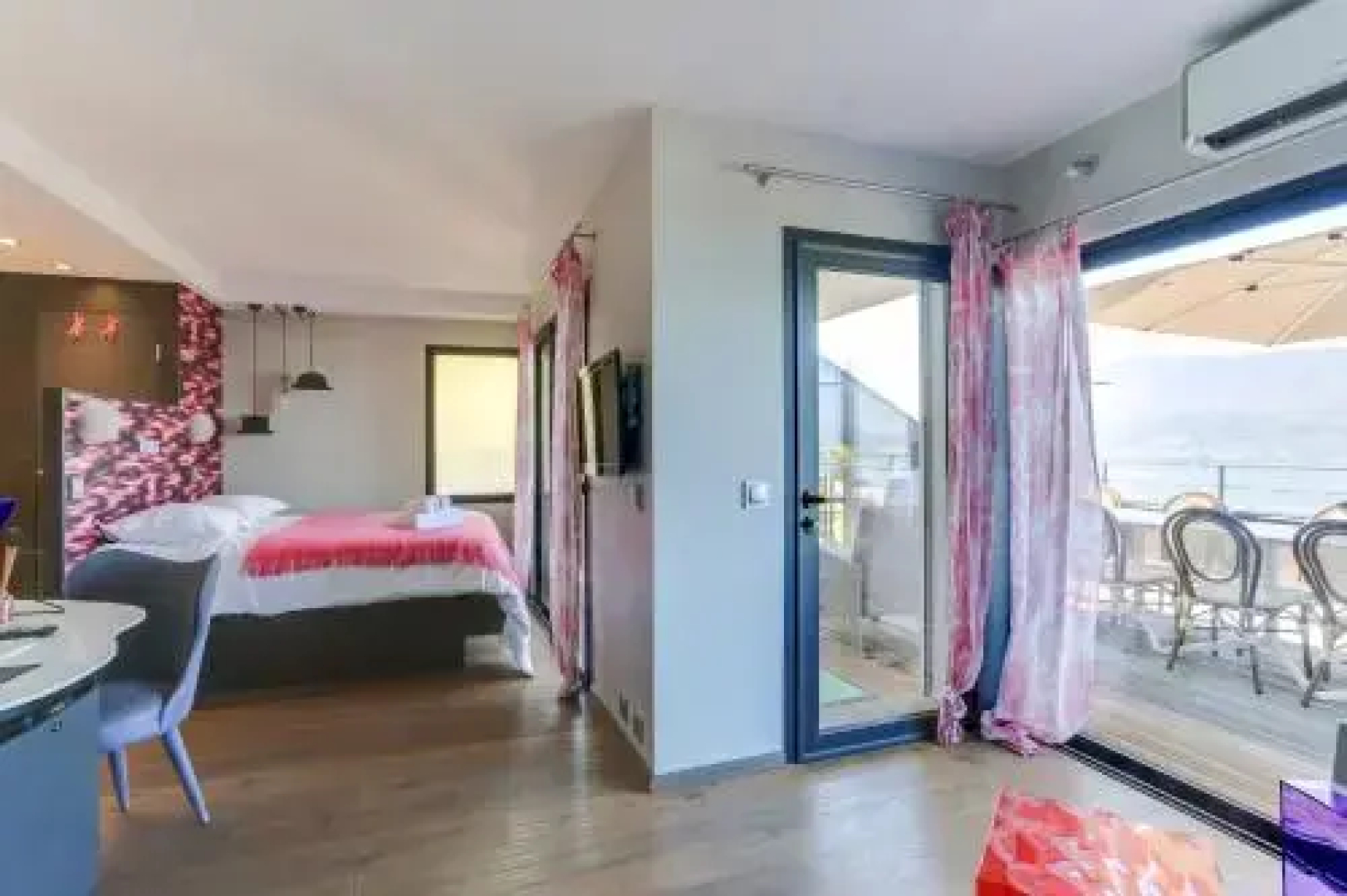 Le Clos Du Lac - Maison DHôtes - Guest House