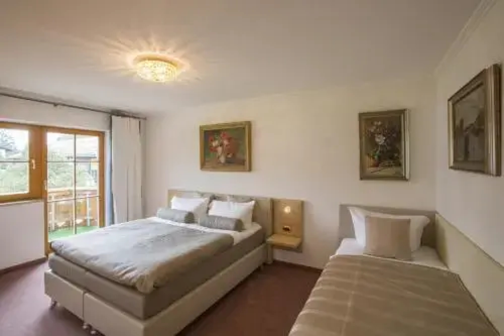 Golden GaPa Penthouse 1