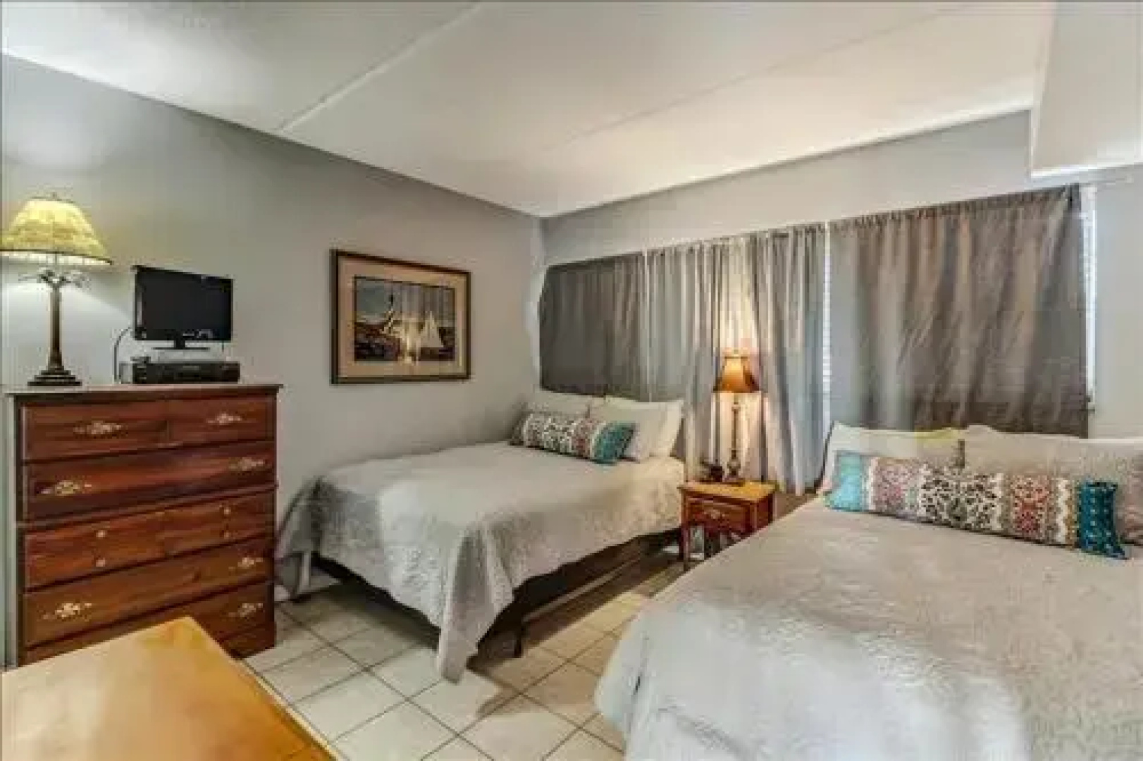 Spacious Oceanfront Condo, Easy Access to Private Fishing Pier by RedAwning