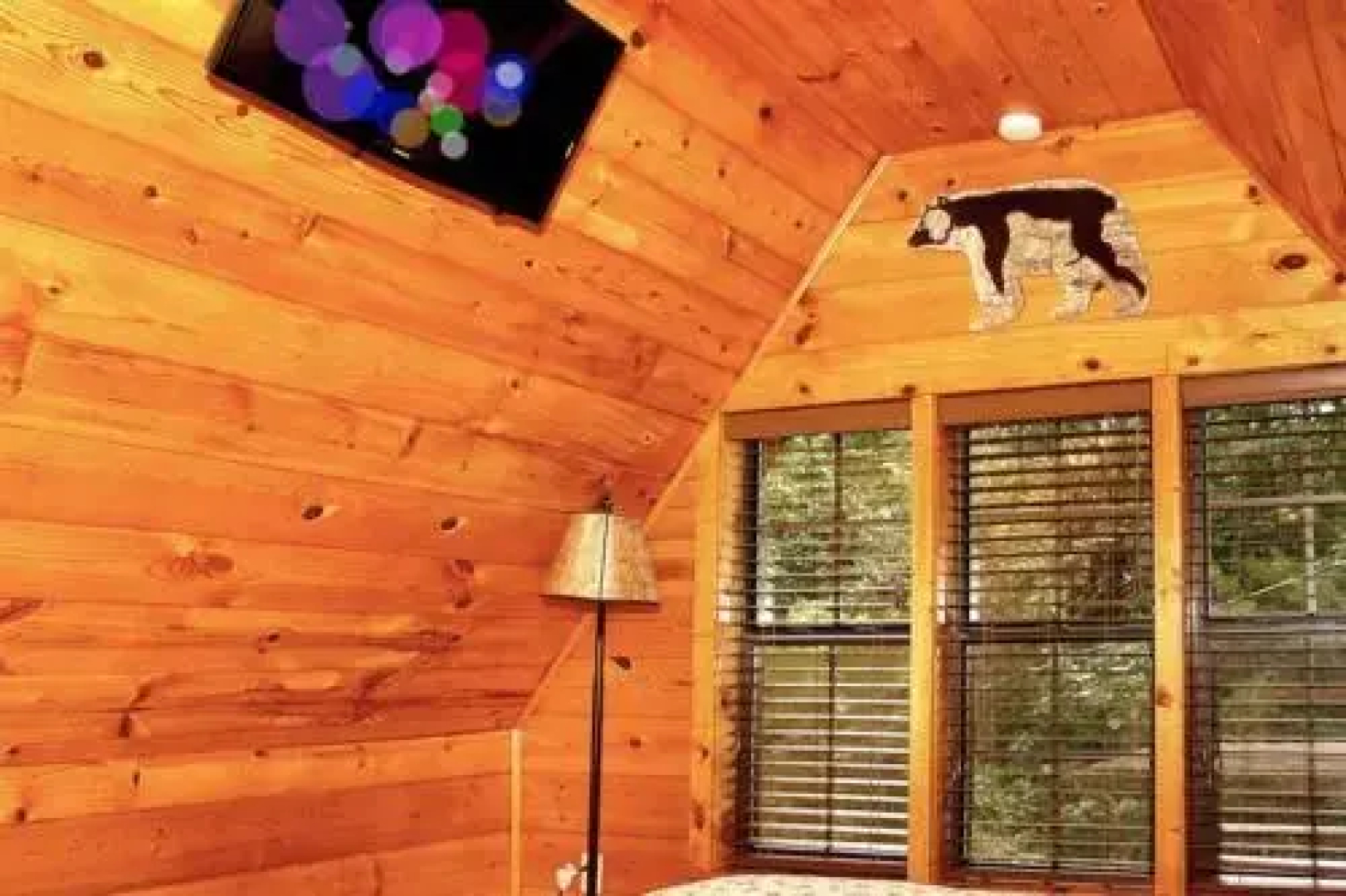 Mountain Laurel - 1 Bedrooms, 1 Baths, Sleeps 4 Cabin by RedAwning