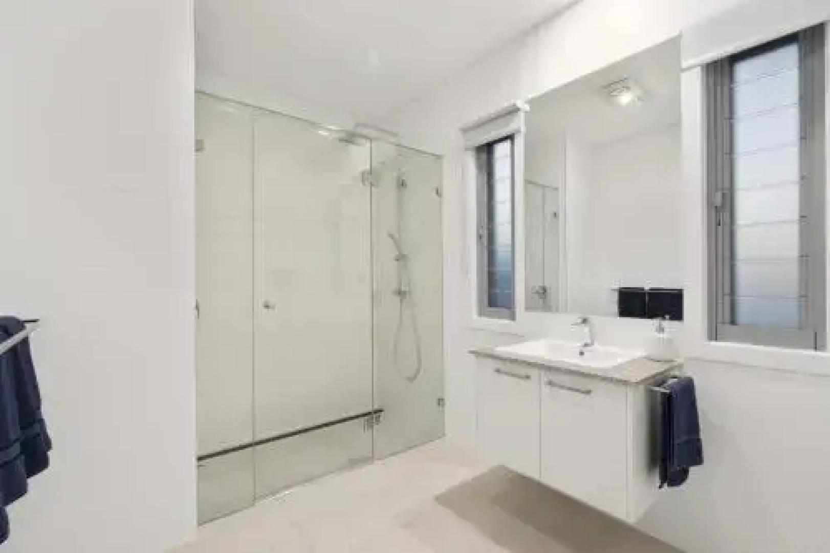 Luxury Canal Front Holiday House