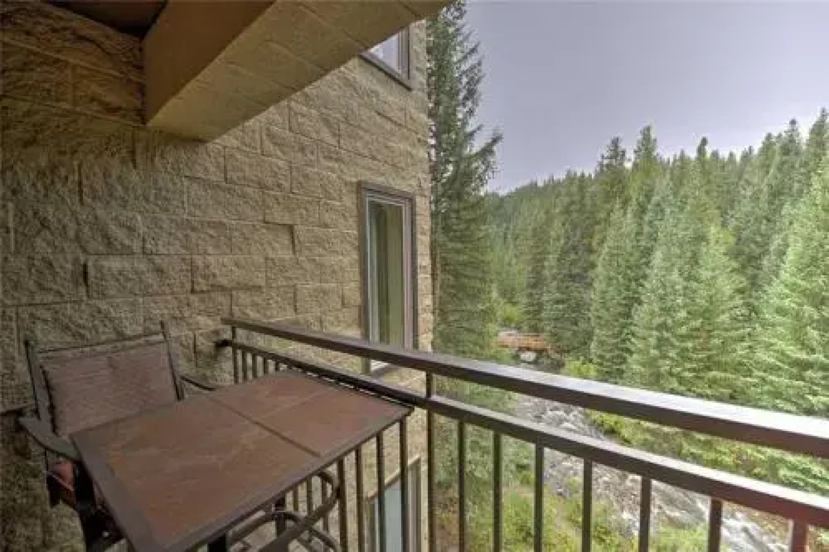 Powderhorn Lodge