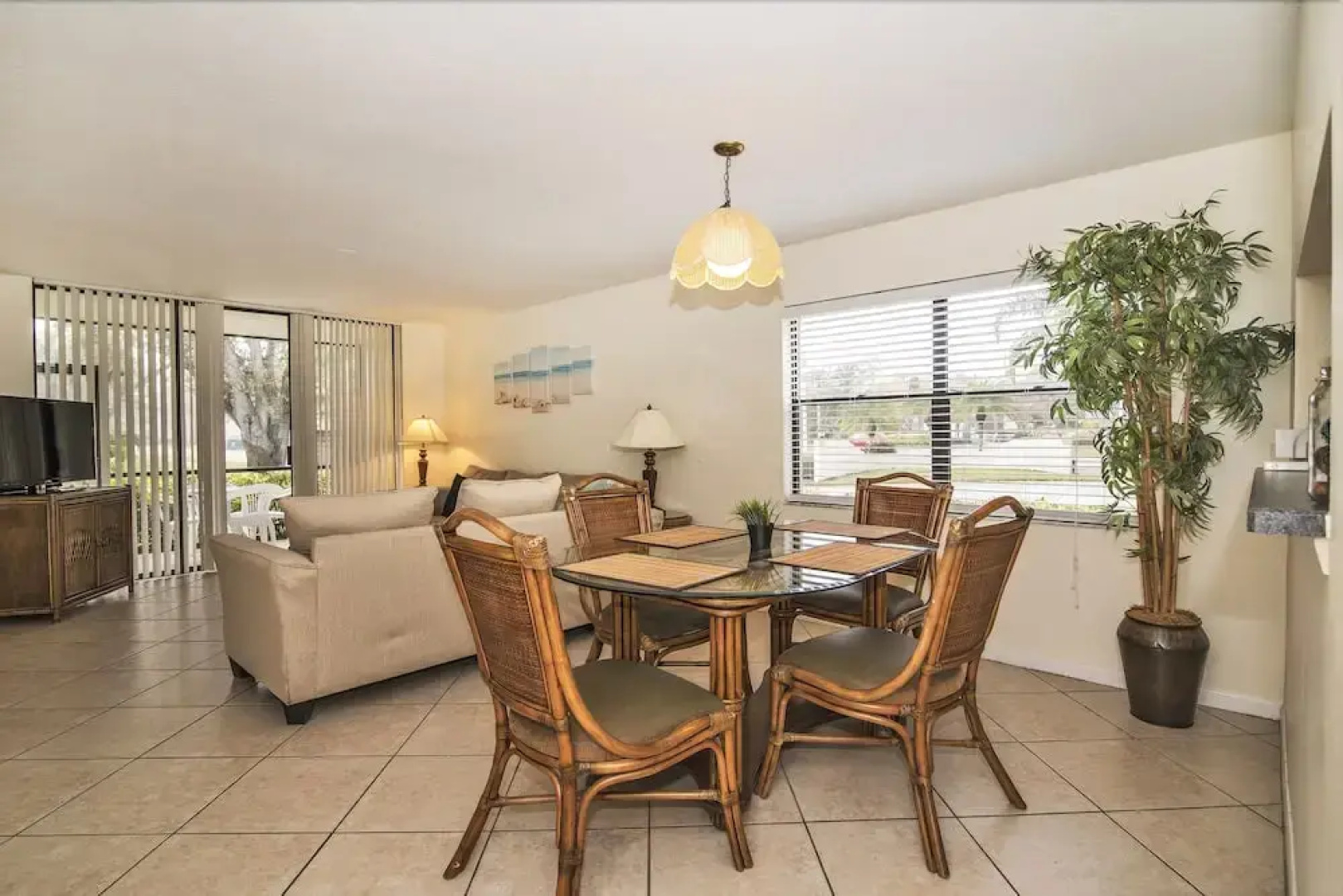 Shorewalk Vacation Condo 15 minutes to Bradenton Beach Entire Condo