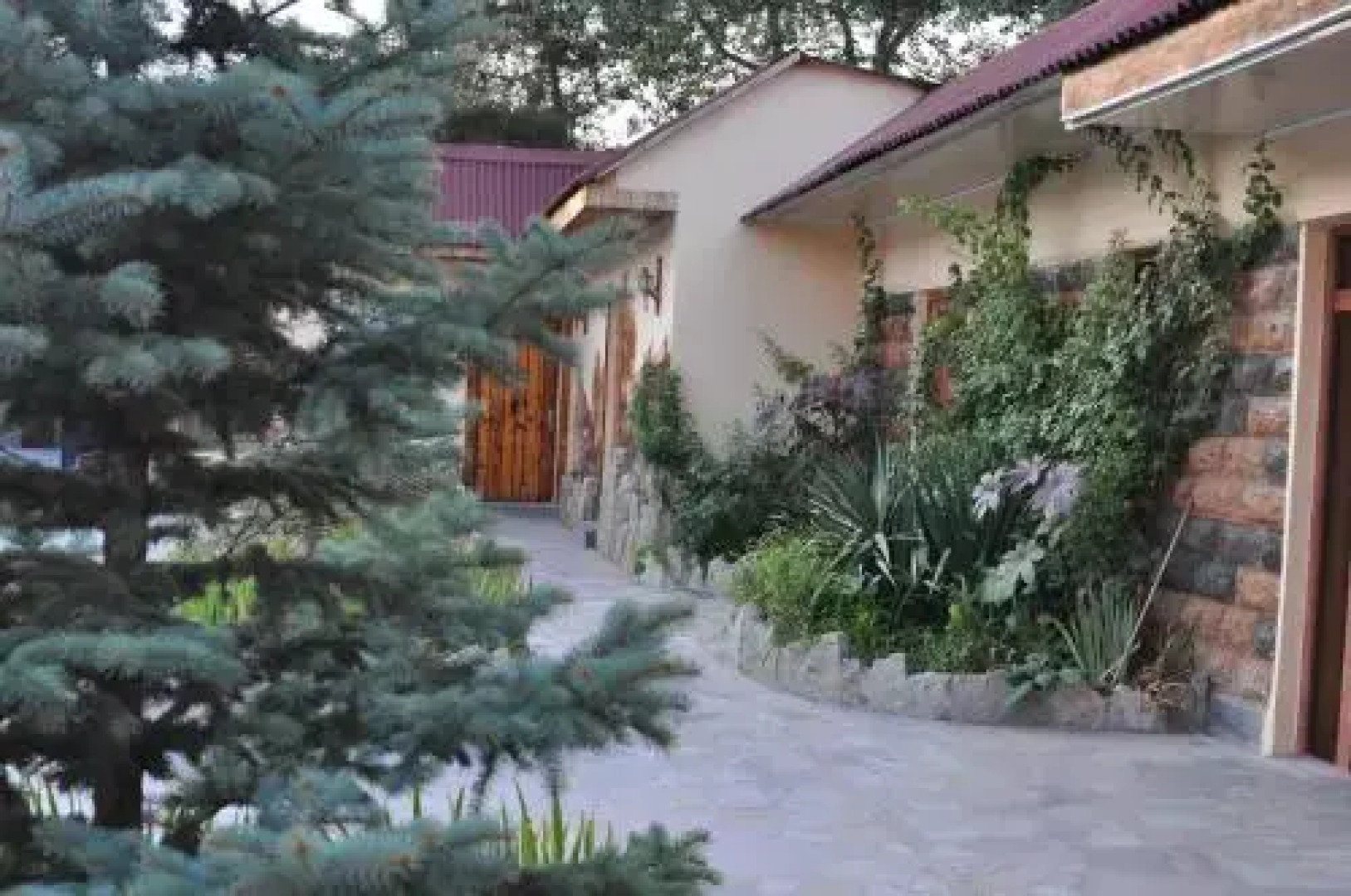 Mayisyan Kamurdj Hotel