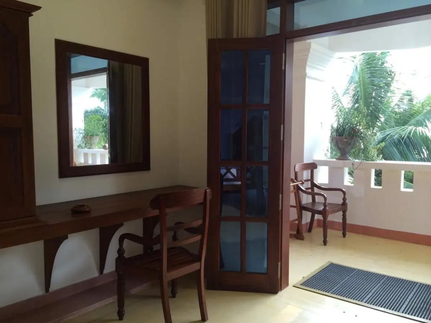 Coconut Bar Sea Lodge