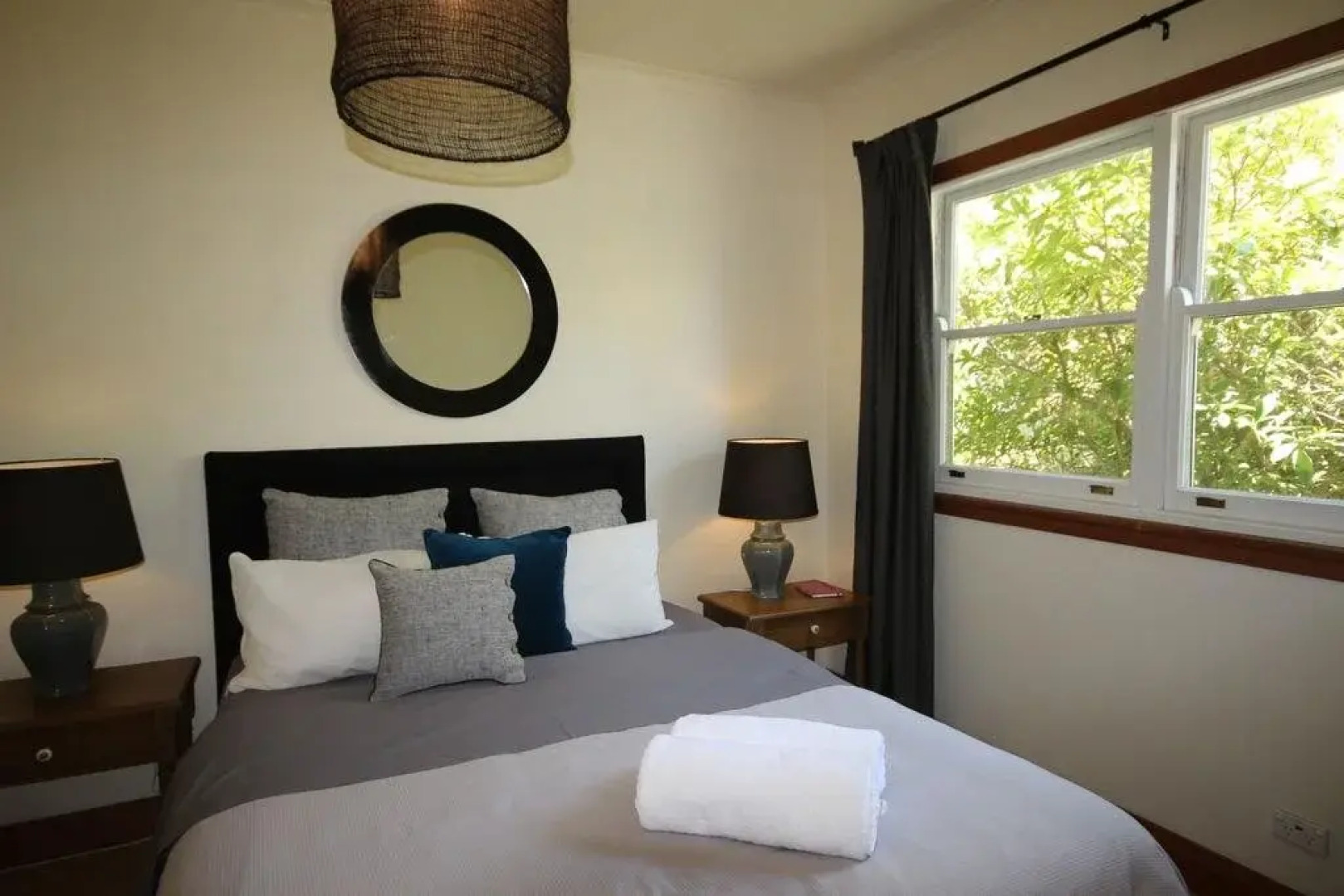 Stonewall Cottage for two with Fireplace