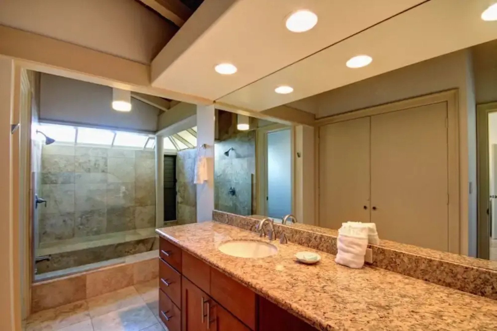 Bay Villa 11B3-4 by RedAwning