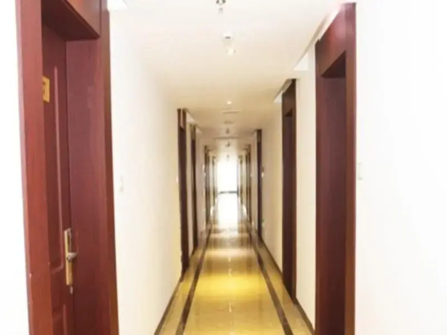 Jinggangshan Triumphal Arch Hotel
