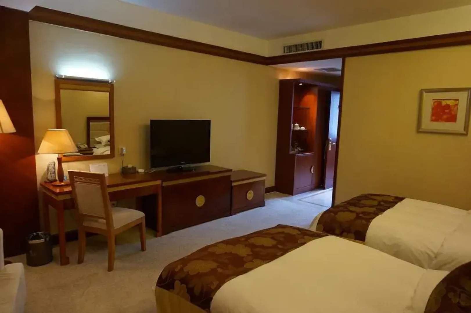 Taian Lijing Cherry Orchard Hotel