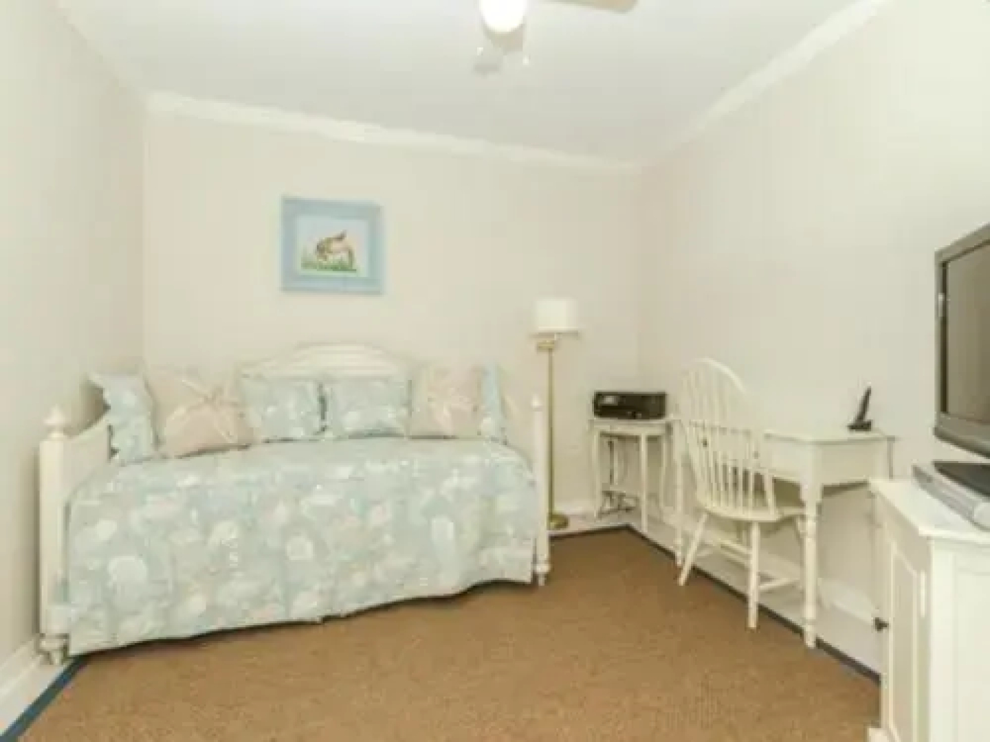 Deluxe Seaside Condo with Gorgeous View and Olympic-Size Pool by RedAwning