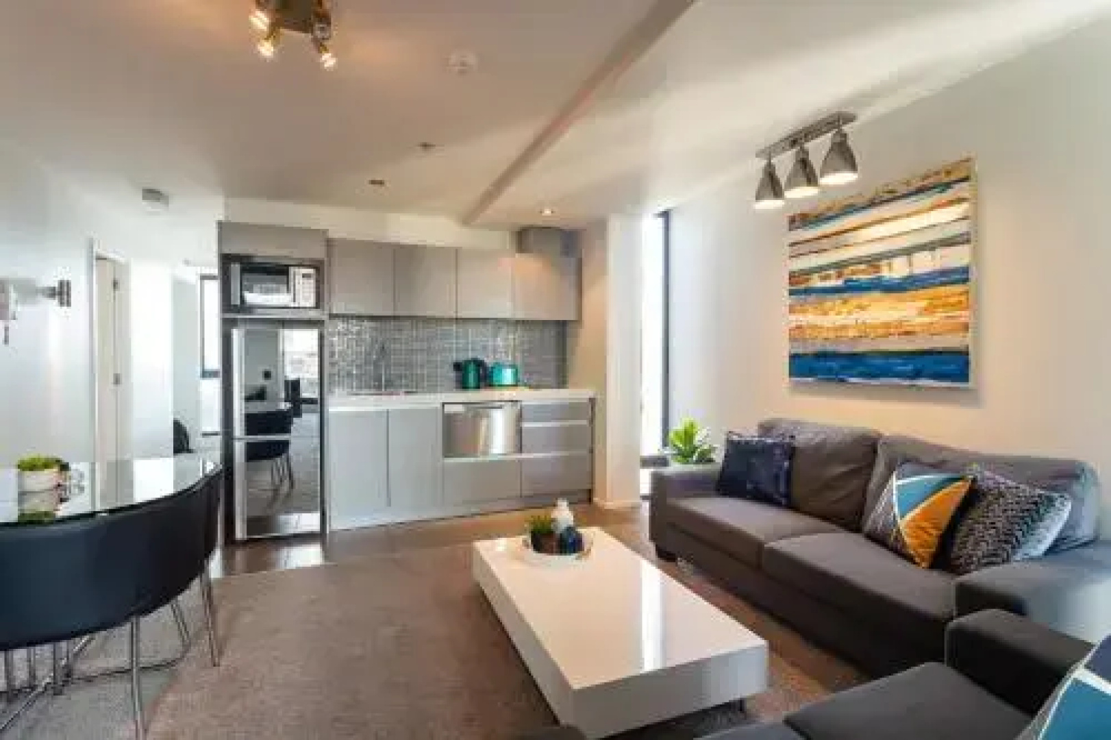 Stylish Two Bedroom Apartment With A View