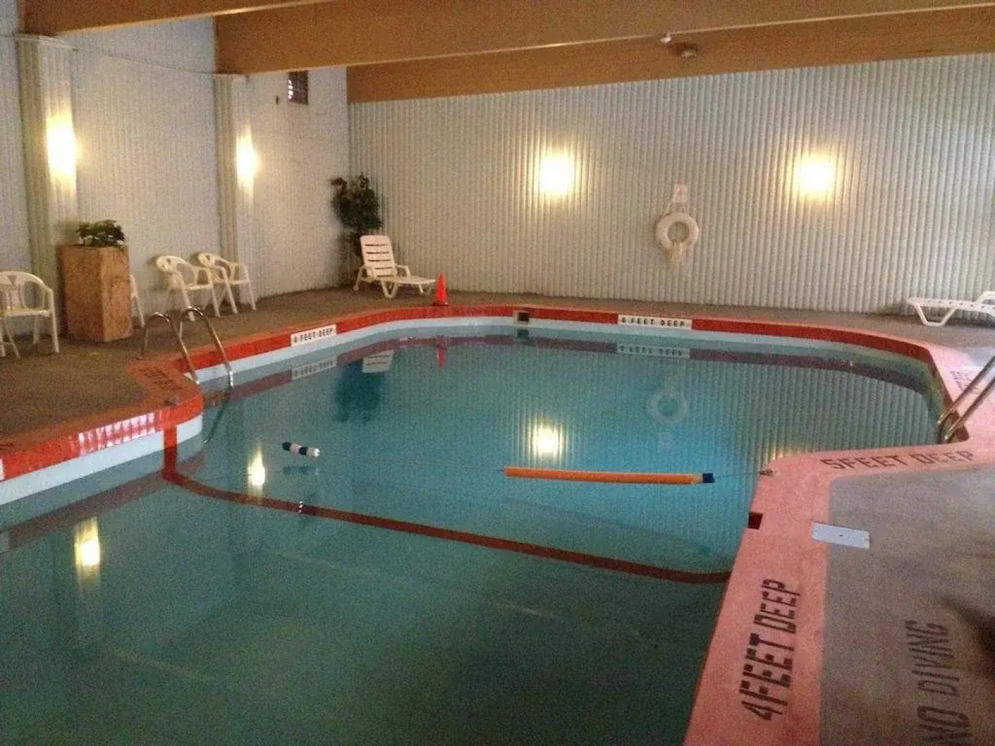 Travel Hotel & Suites