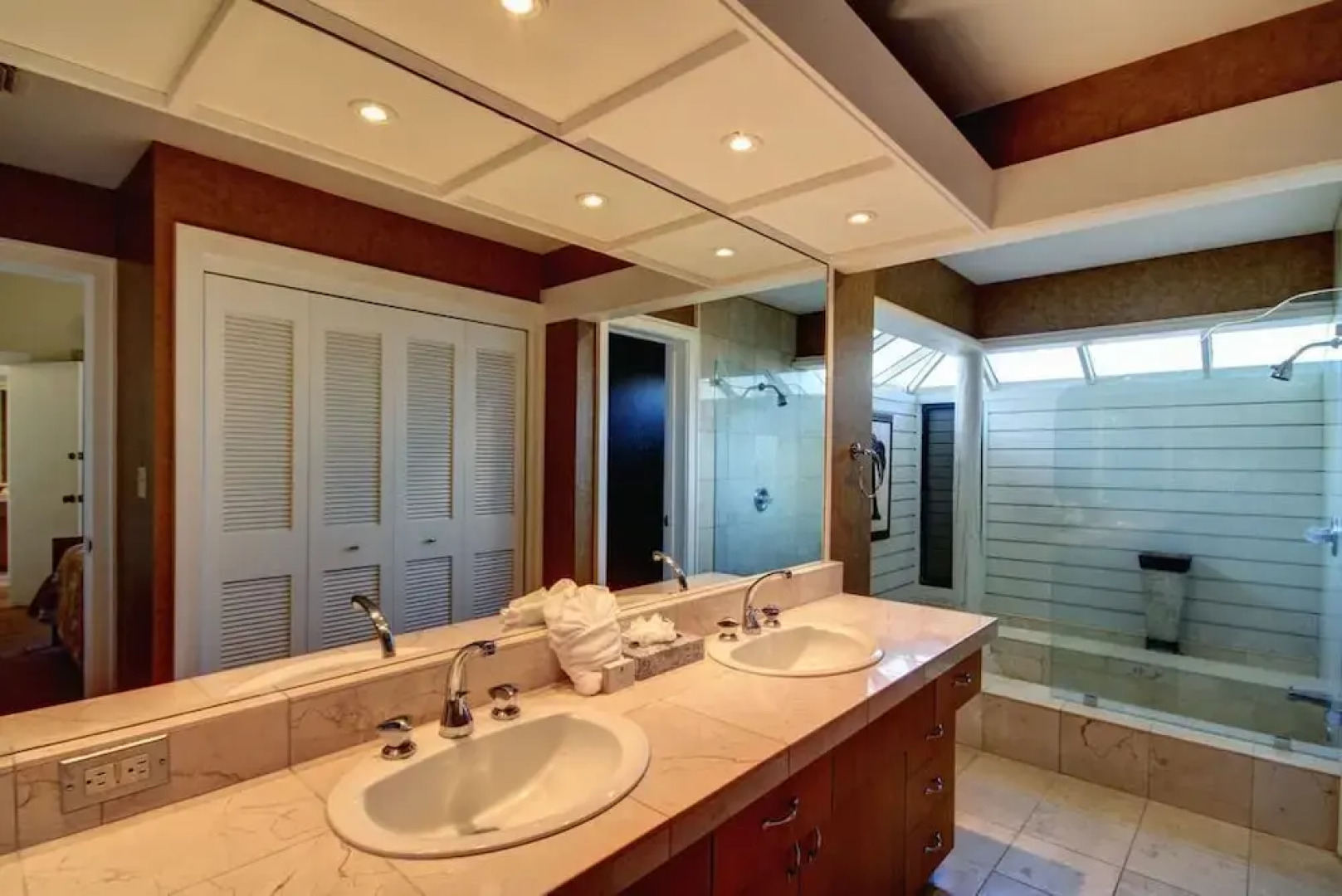 Bay Villa 32B2 Gold Ocean View by RedAwning