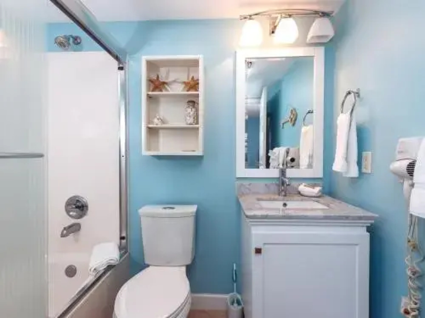 Pelican Isle 406 by RedAwning