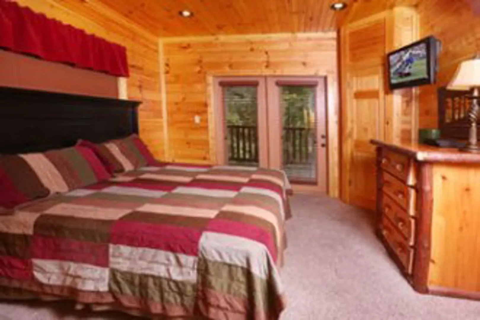 Bearskin Lodge by RedAwning